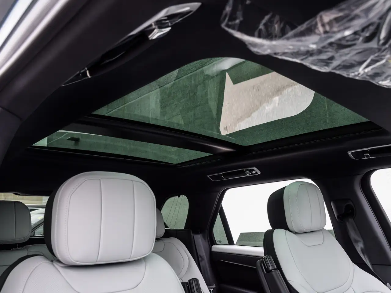 Land Rover Range Rover Sport снимка Land Rover Range Rover Sport