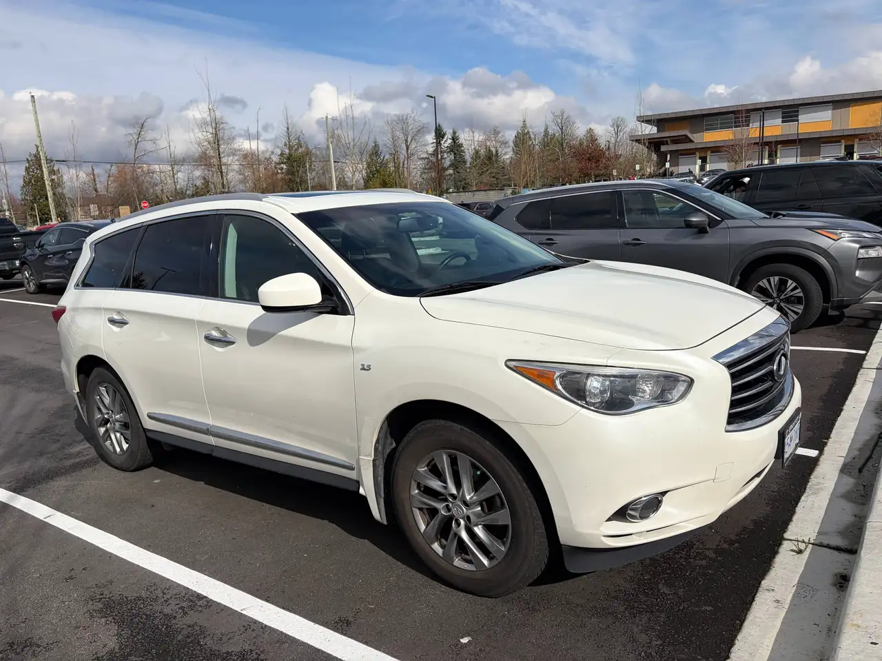 Infiniti QX60 снимка Infiniti QX60