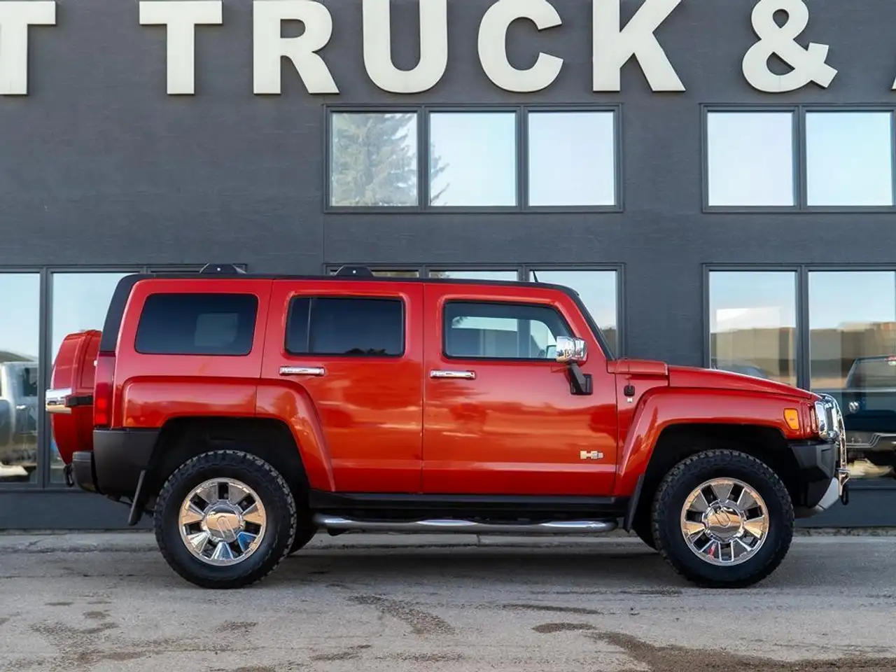 HUMMER H3 снимка HUMMER H3