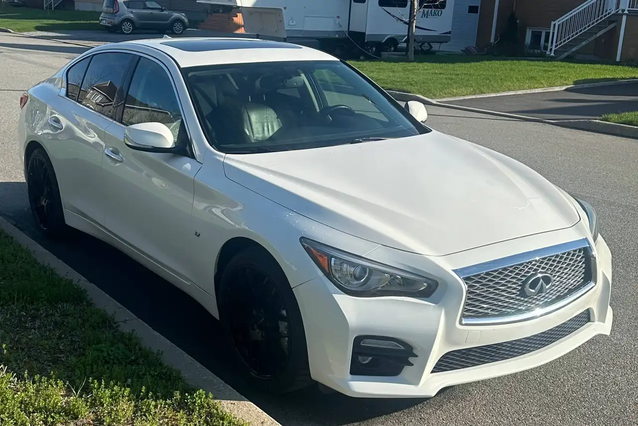 Infiniti Q50 снимка Infiniti Q50