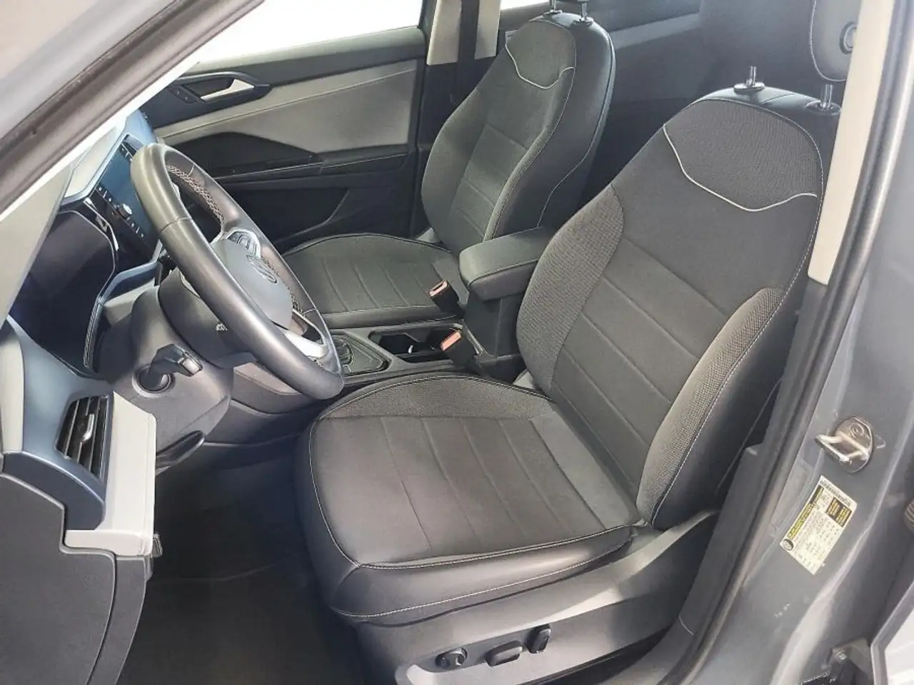 Volkswagen Taos photo Volkswagen Taos