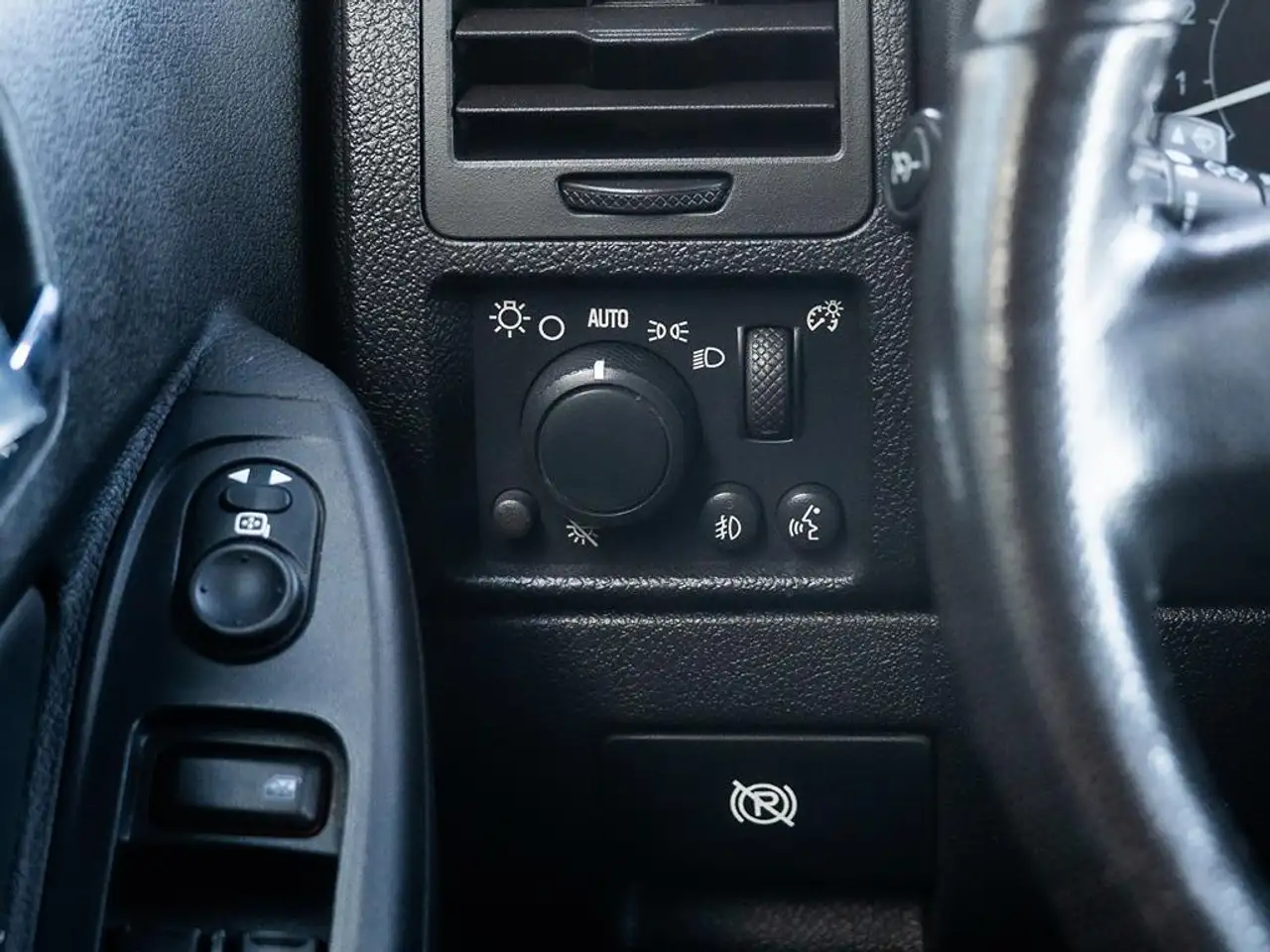 HUMMER H3 снимка HUMMER H3