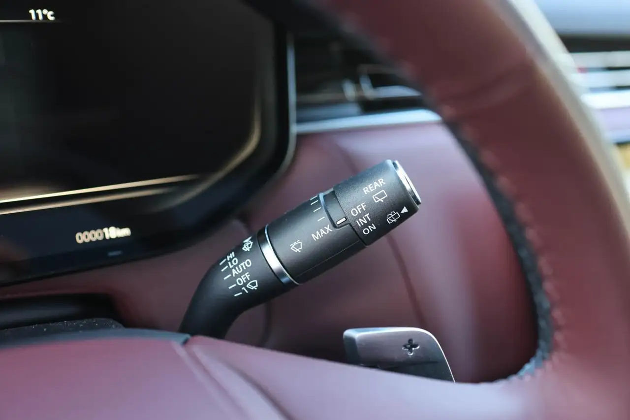 Land Rover Range Rover Sport снимка Land Rover Range Rover Sport
