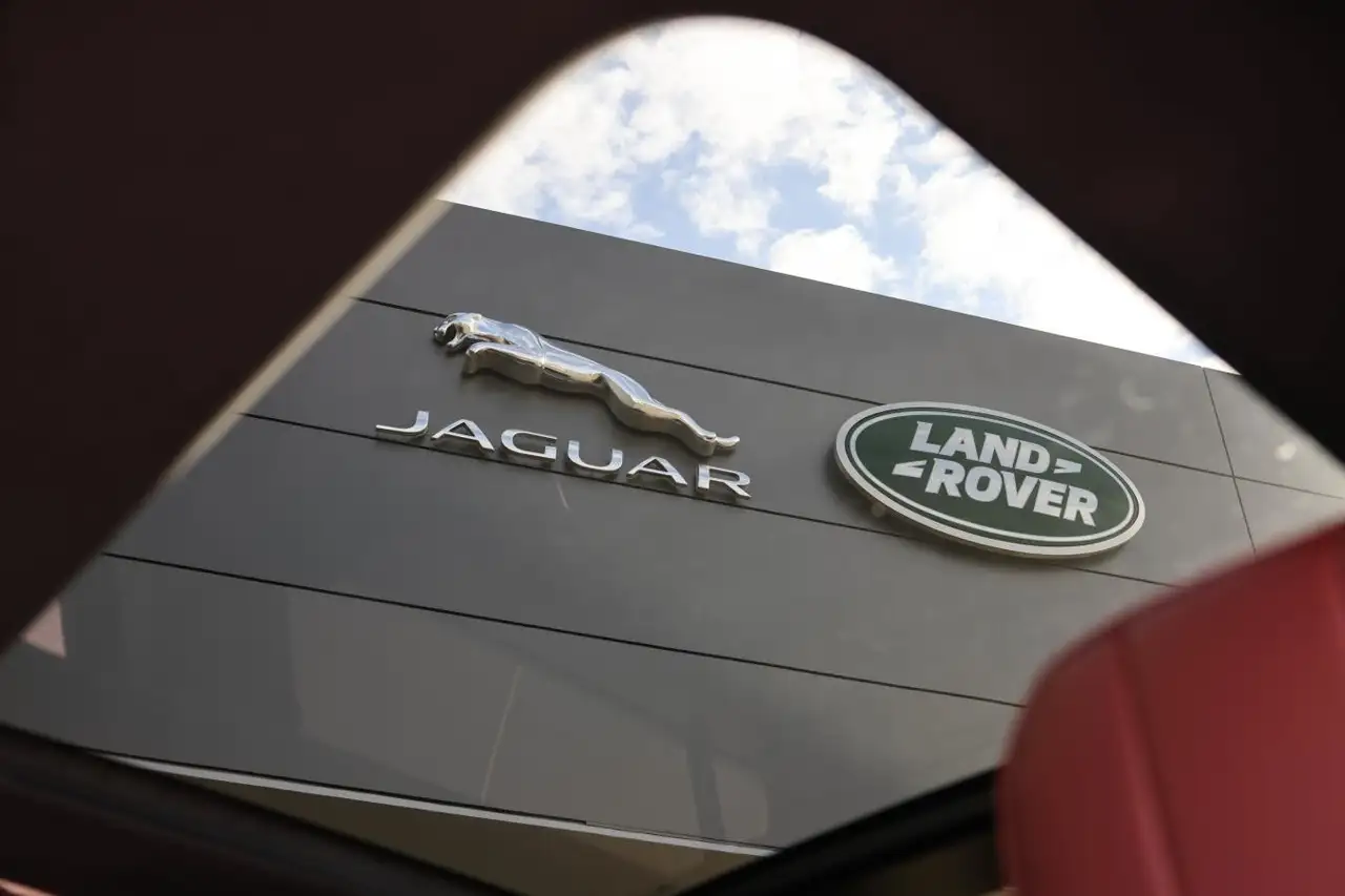 Land Rover Range Rover Sport снимка Land Rover Range Rover Sport