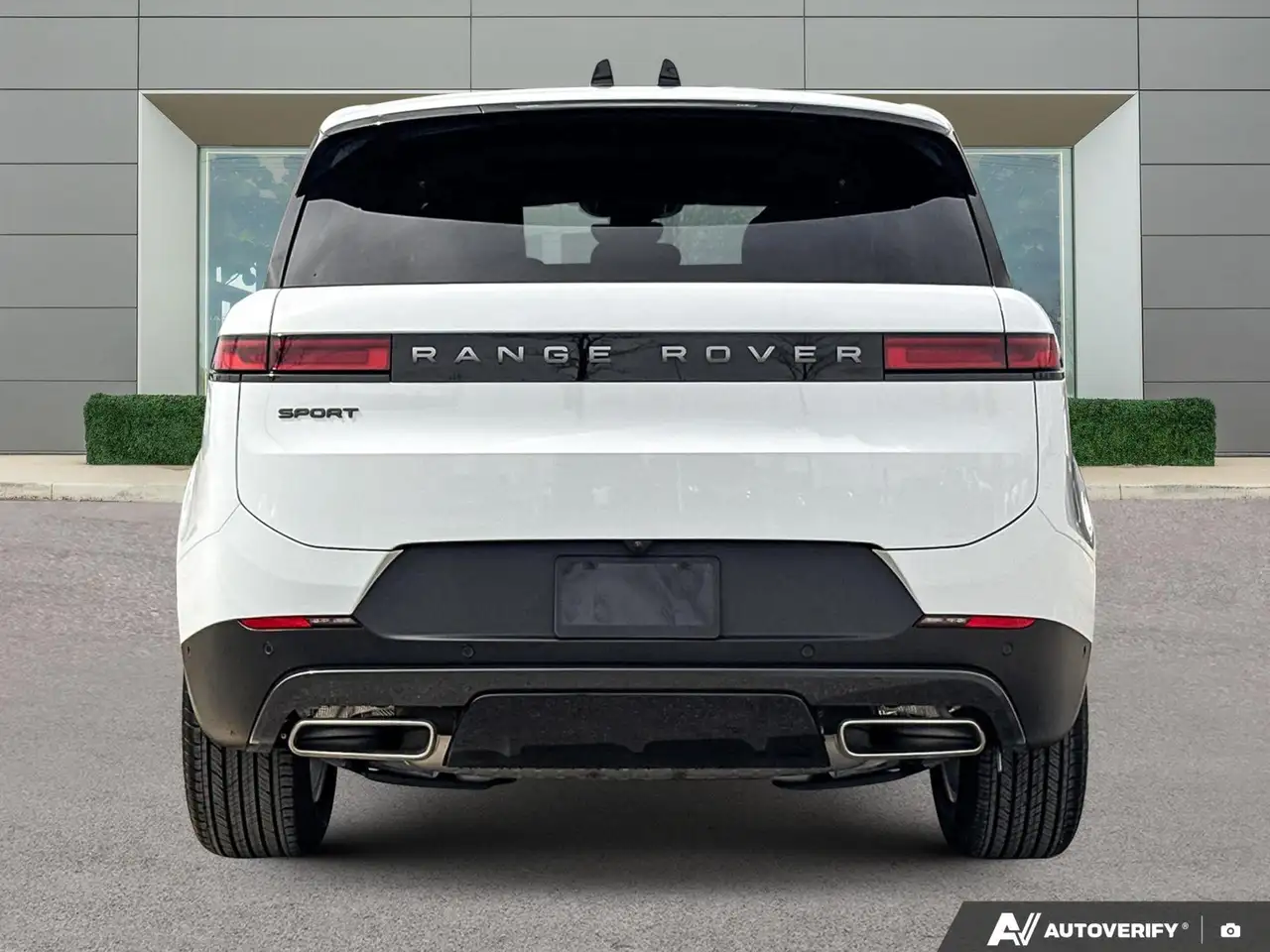 Land Rover Range Rover Sport снимка Land Rover Range Rover Sport