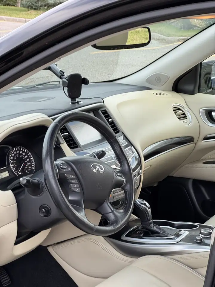 Infiniti QX60 снимка Infiniti QX60