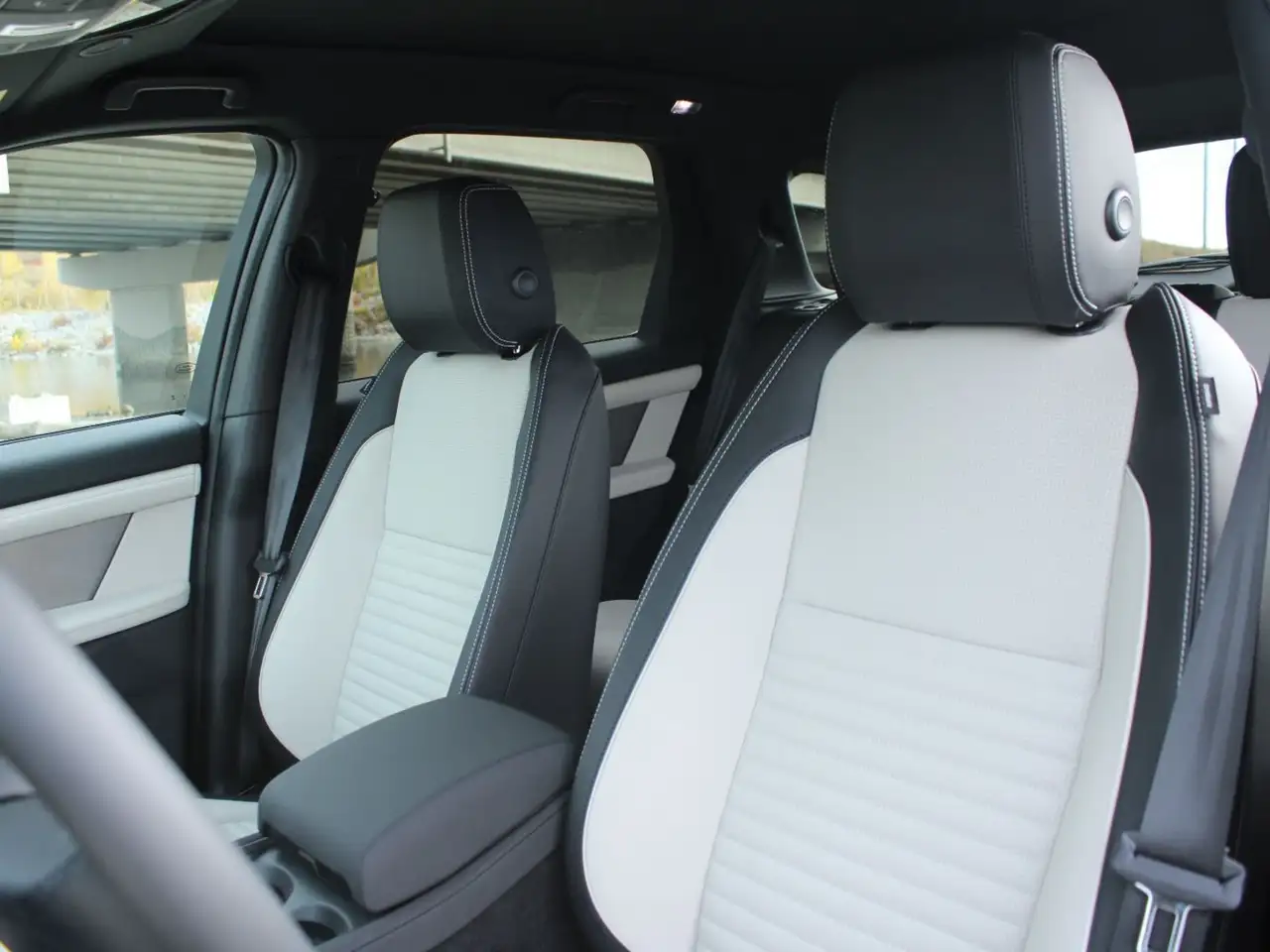 Land Rover Discovery Sport снимка Land Rover Discovery Sport