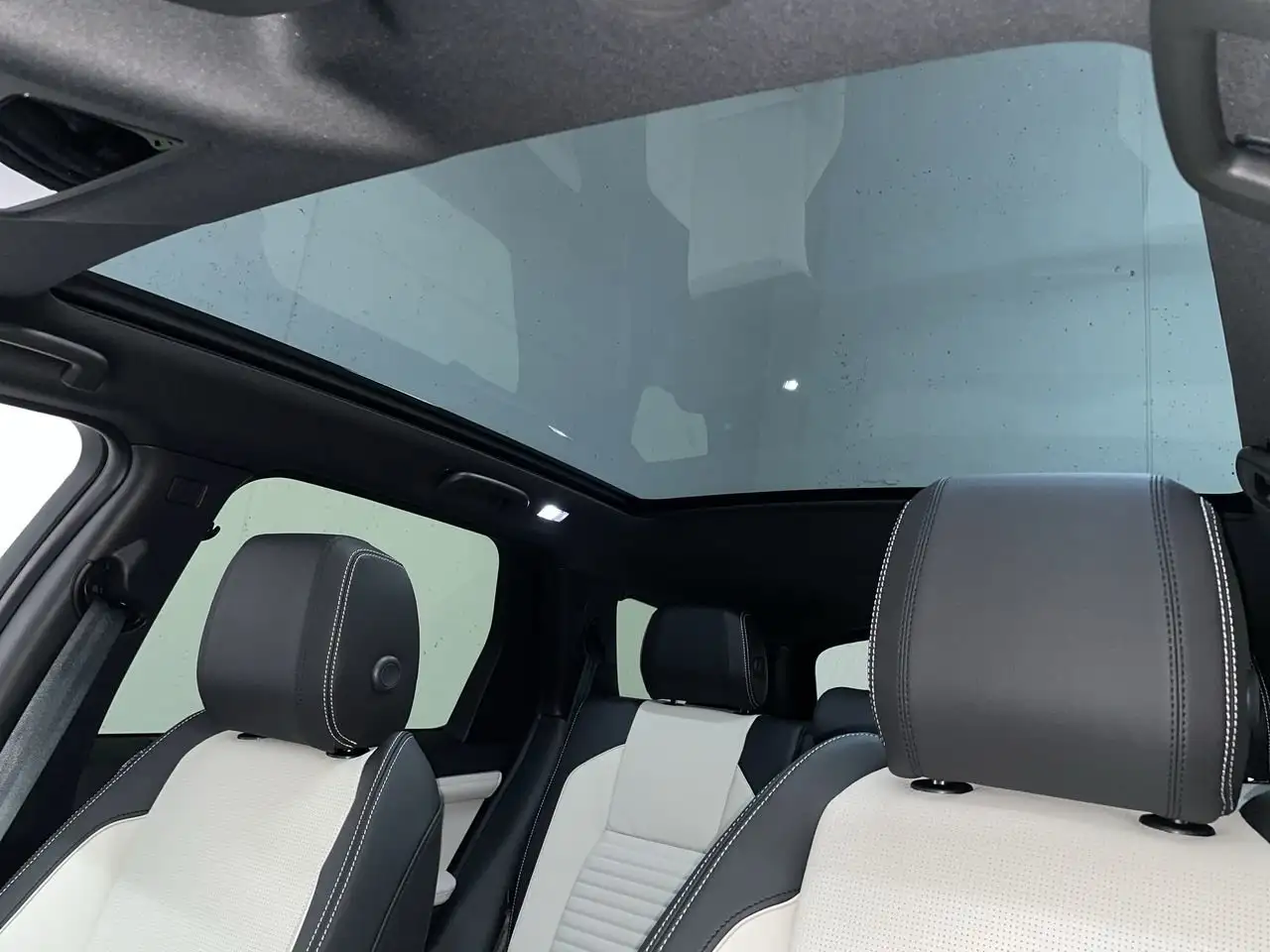 Land Rover Discovery Sport снимка Land Rover Discovery Sport
