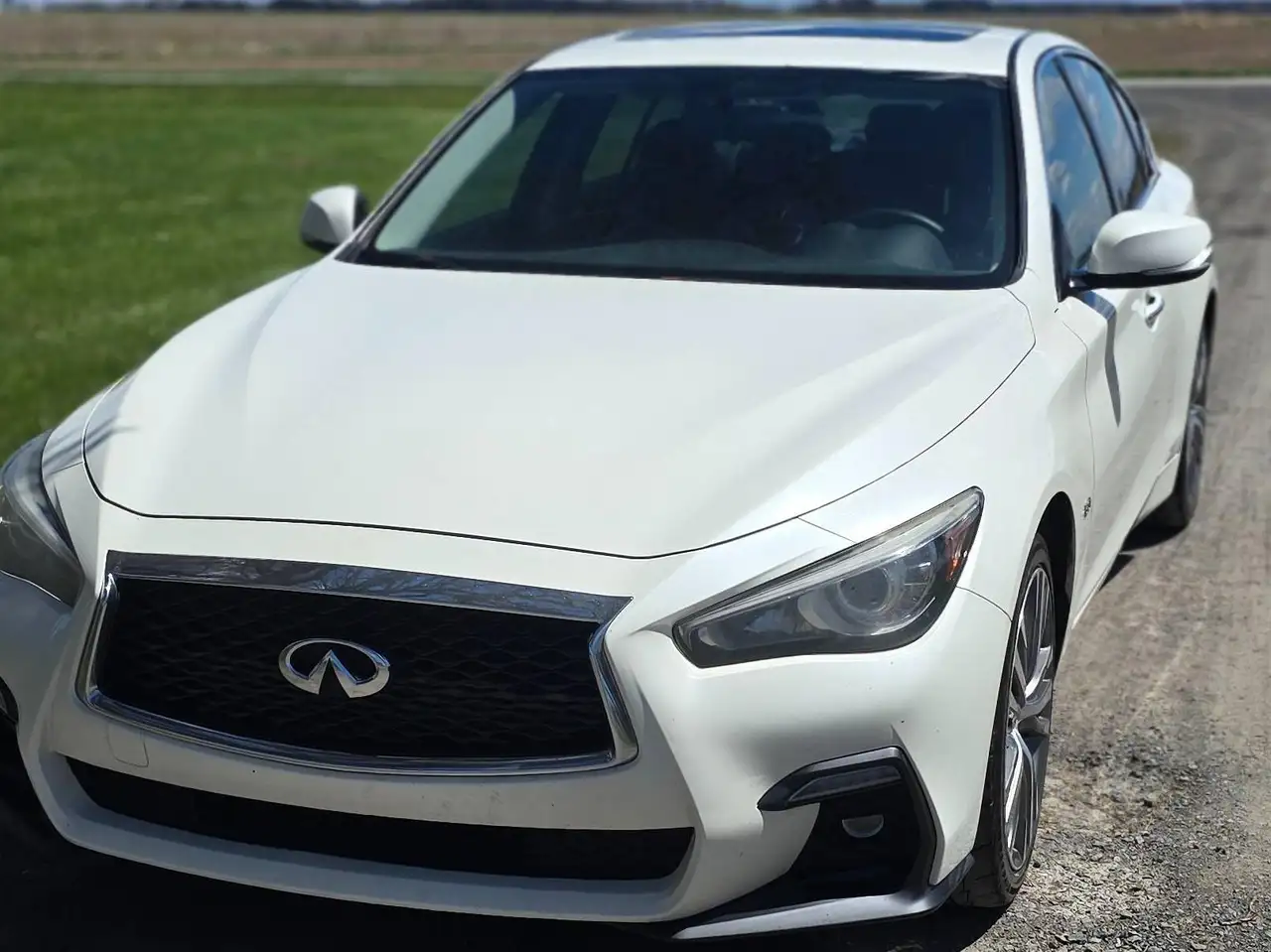 Infiniti Q50 снимка Infiniti Q50