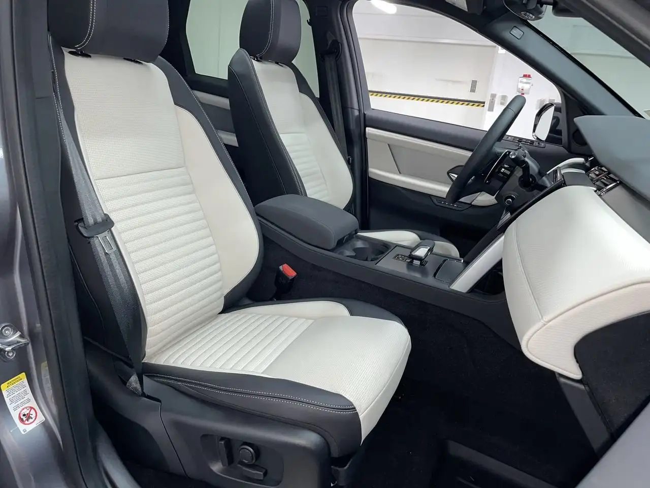 Land Rover Discovery Sport снимка Land Rover Discovery Sport