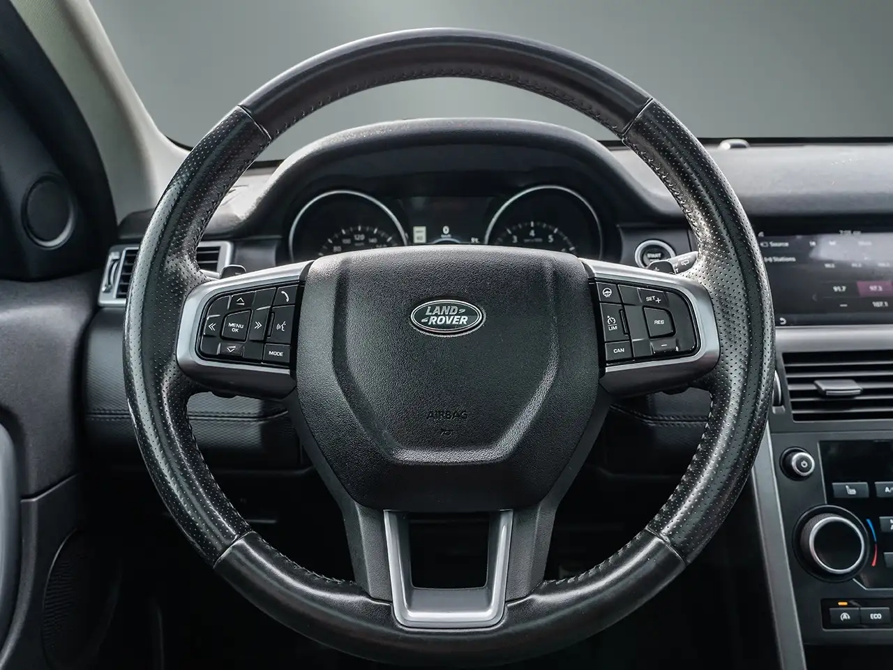 Land Rover Discovery Sport снимка Land Rover Discovery Sport
