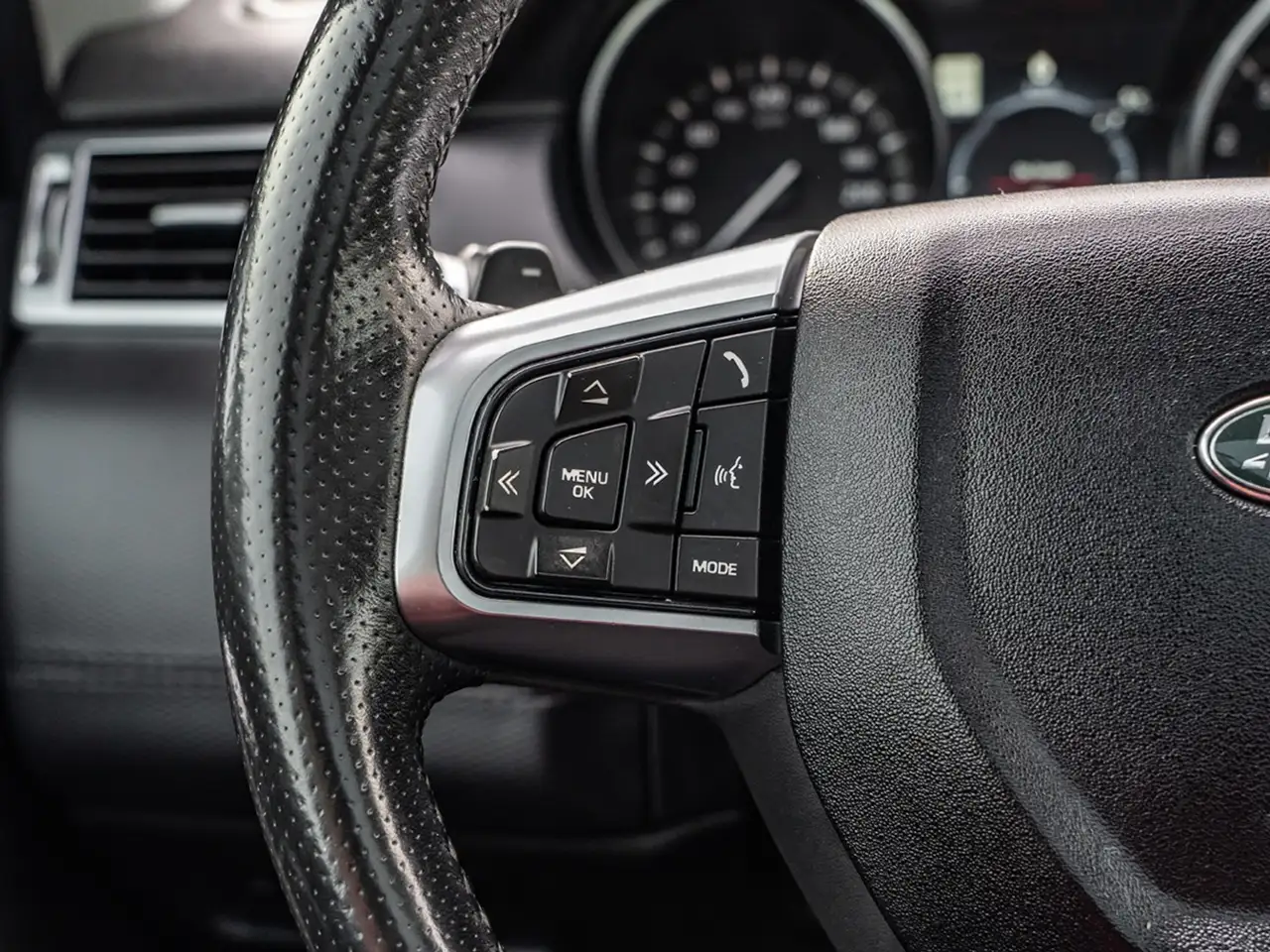 Land Rover Discovery Sport снимка Land Rover Discovery Sport