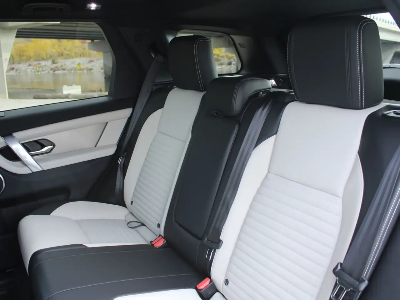 Land Rover Discovery Sport снимка Land Rover Discovery Sport