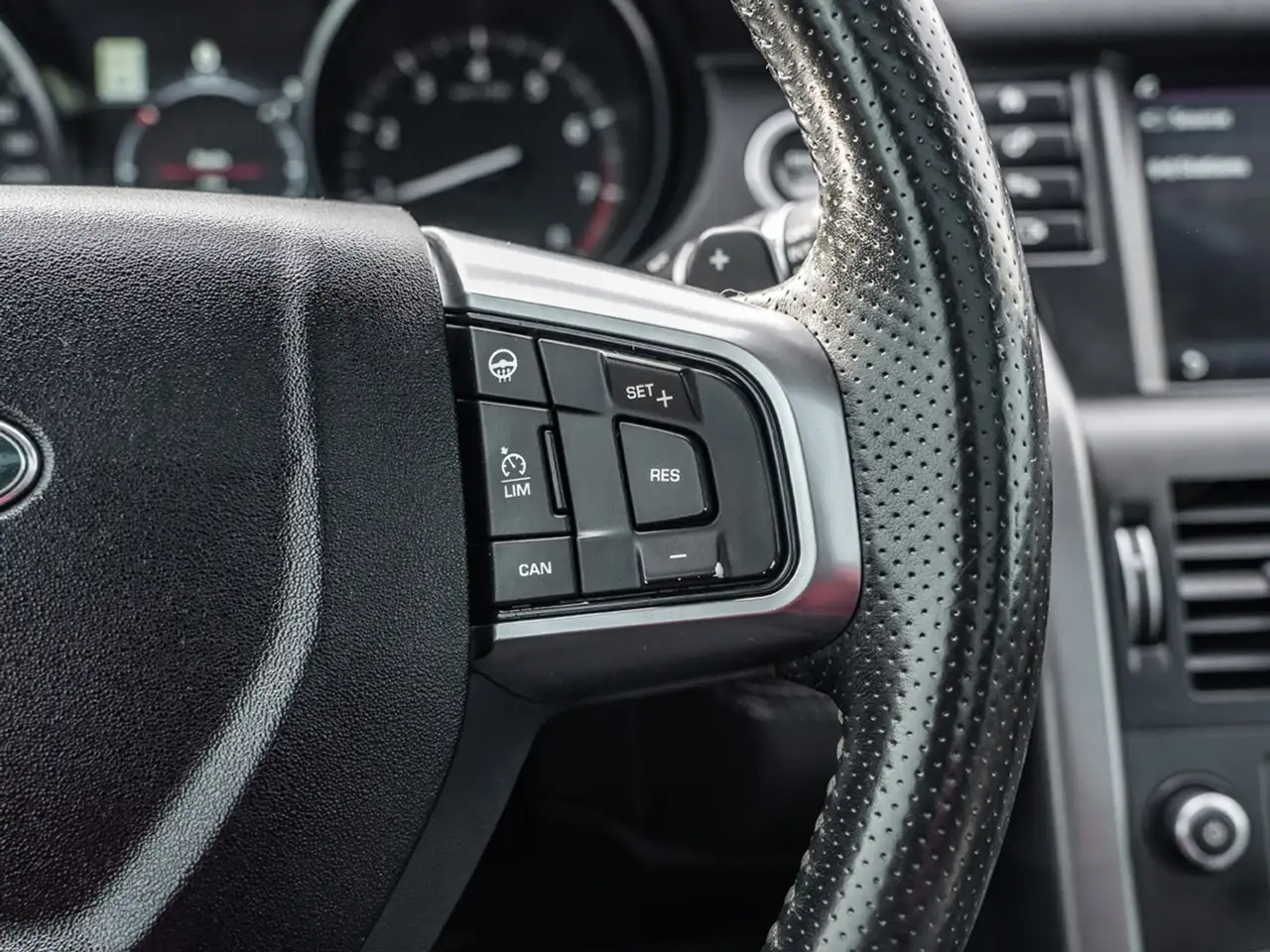 Land Rover Discovery Sport снимка Land Rover Discovery Sport