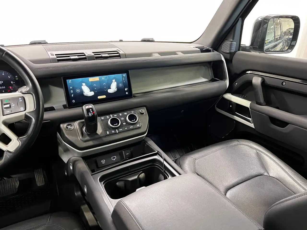 Land Rover Defender снимка Land Rover Defender