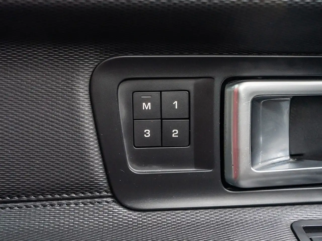 Land Rover Discovery Sport снимка Land Rover Discovery Sport