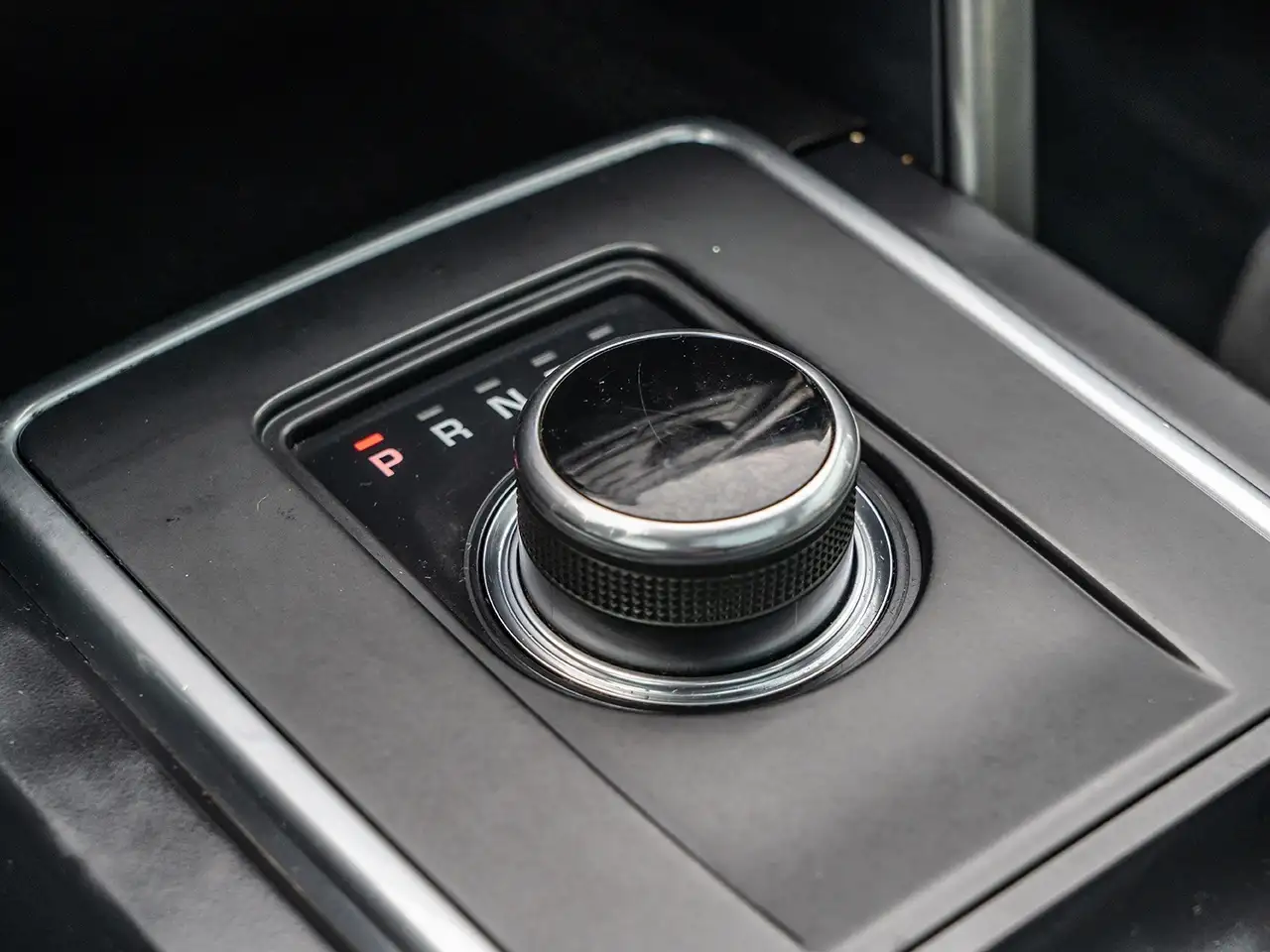 Land Rover Discovery Sport снимка Land Rover Discovery Sport
