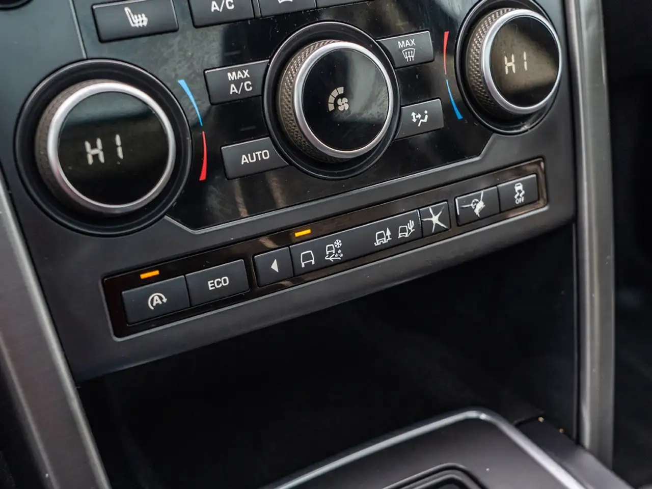 Land Rover Discovery Sport снимка Land Rover Discovery Sport