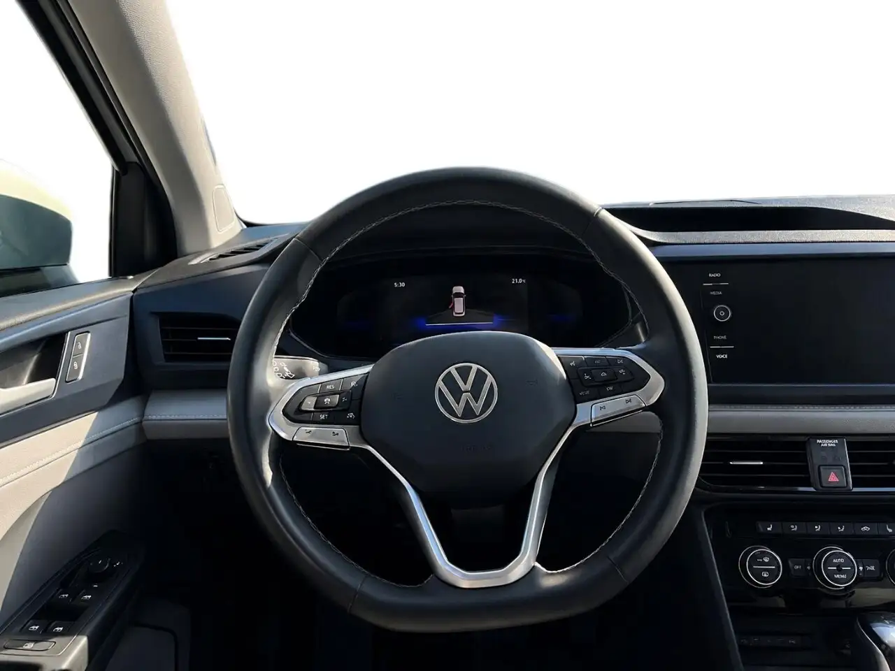 Volkswagen Taos photo Volkswagen Taos