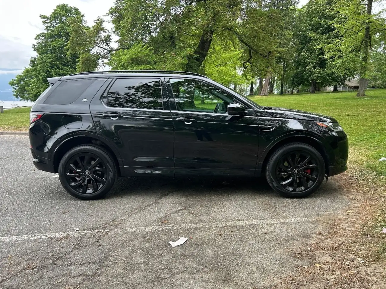 Land Rover Discovery Sport снимка Land Rover Discovery Sport
