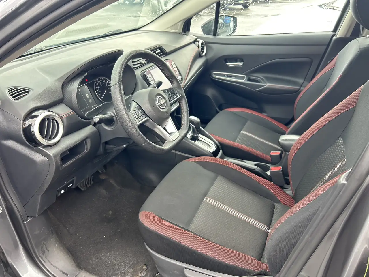 Nissan Versa photo Nissan Versa