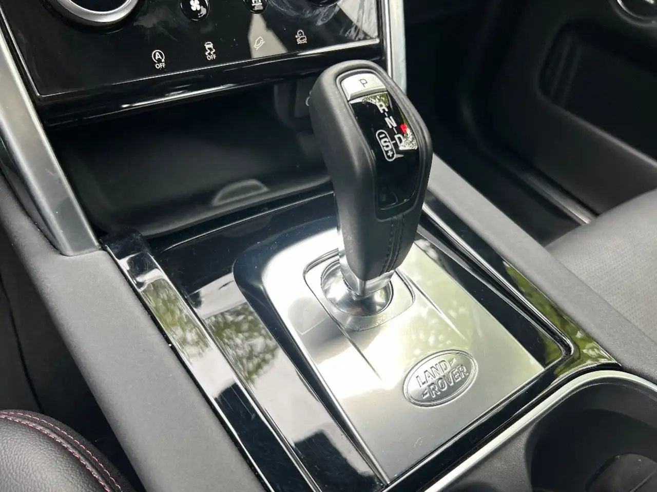 Land Rover Discovery Sport снимка Land Rover Discovery Sport