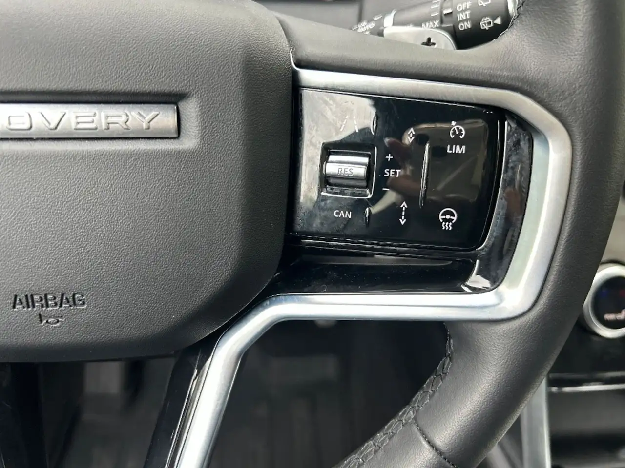 Land Rover Discovery Sport снимка Land Rover Discovery Sport