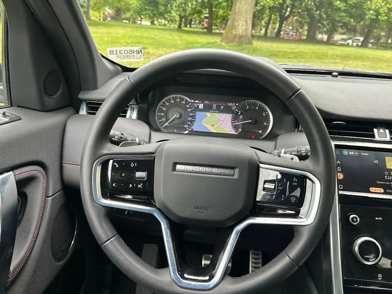 Land Rover Discovery Sport снимка Land Rover Discovery Sport