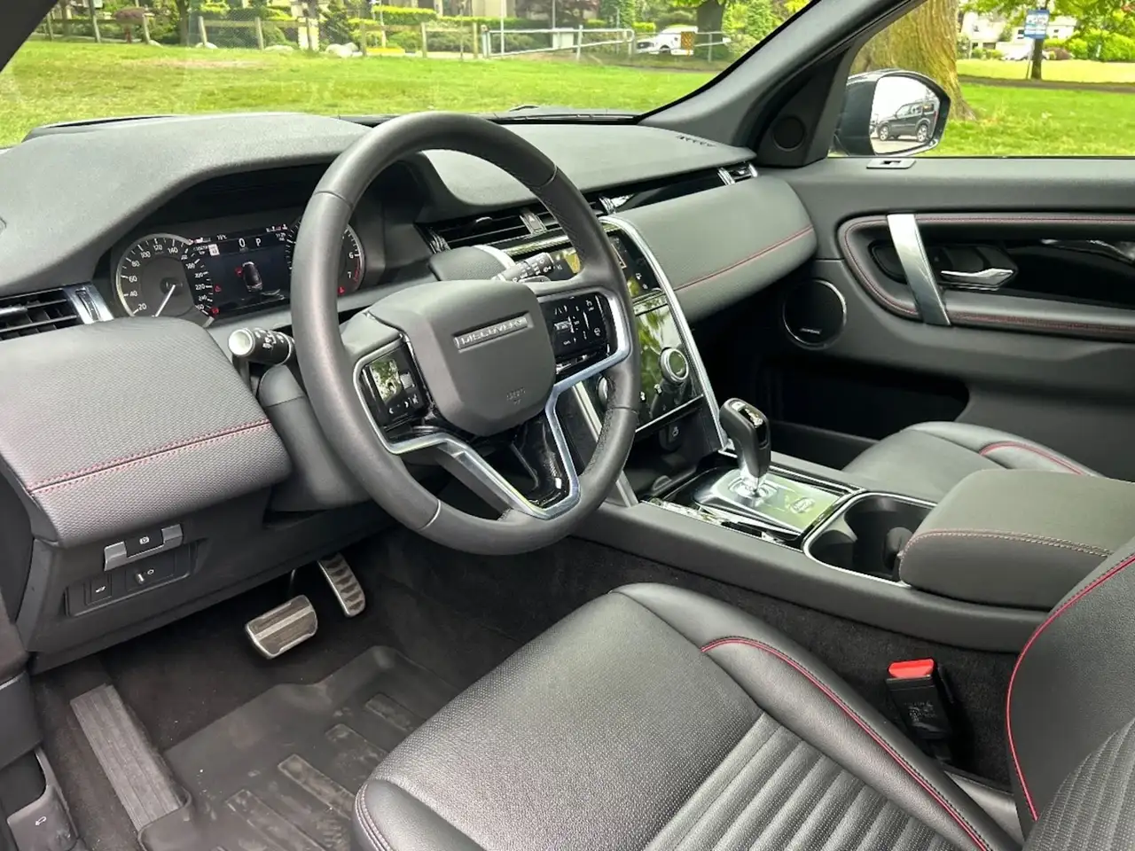 Land Rover Discovery Sport снимка Land Rover Discovery Sport