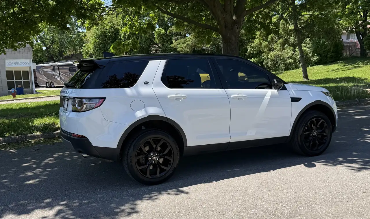 Land Rover Discovery Sport снимка Land Rover Discovery Sport