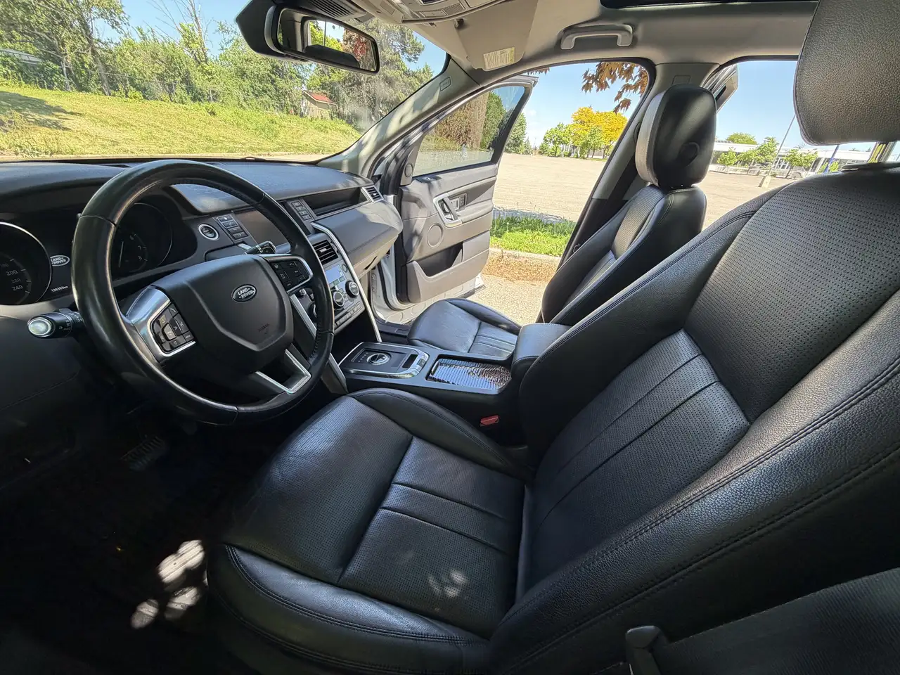 Land Rover Discovery Sport снимка Land Rover Discovery Sport