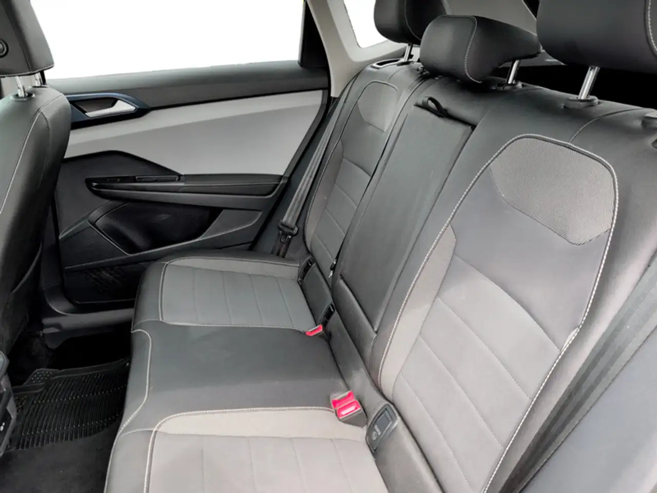 Volkswagen Taos photo Volkswagen Taos