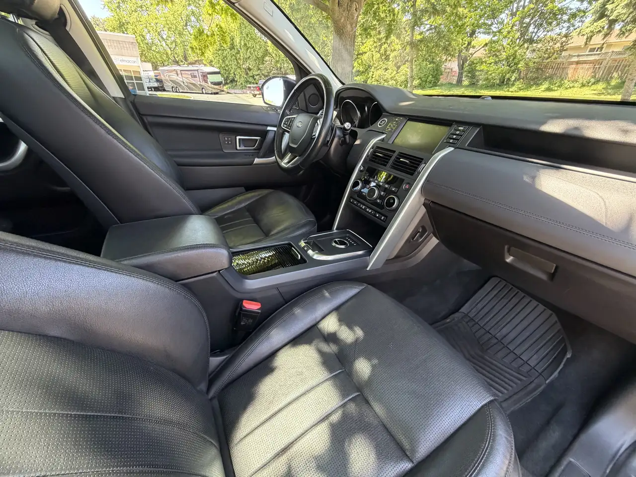 Land Rover Discovery Sport снимка Land Rover Discovery Sport