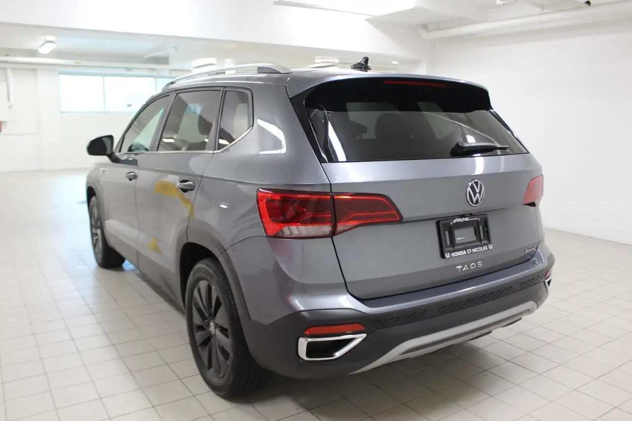 Volkswagen Taos photo Volkswagen Taos