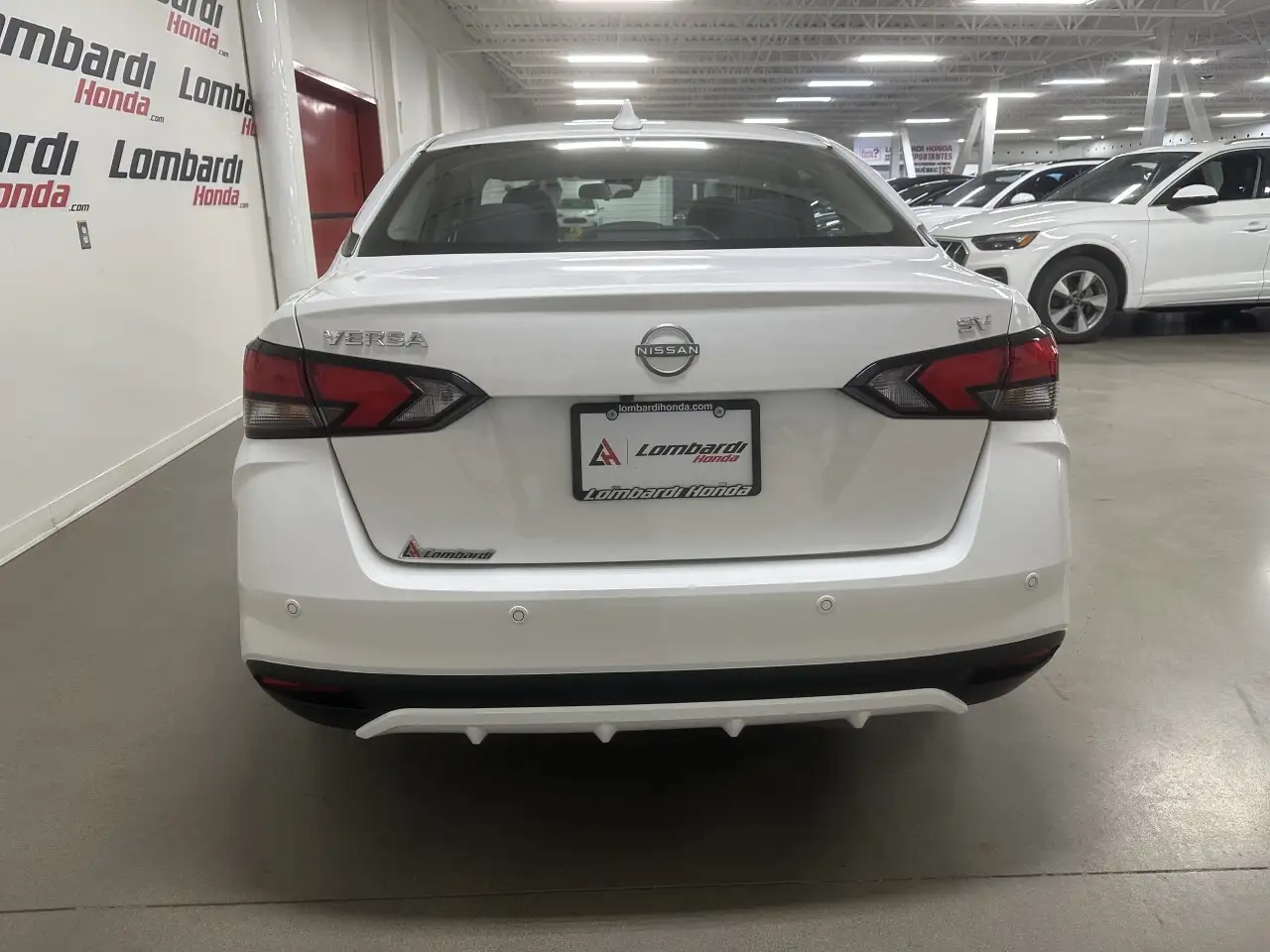 Nissan Versa снимка Nissan Versa