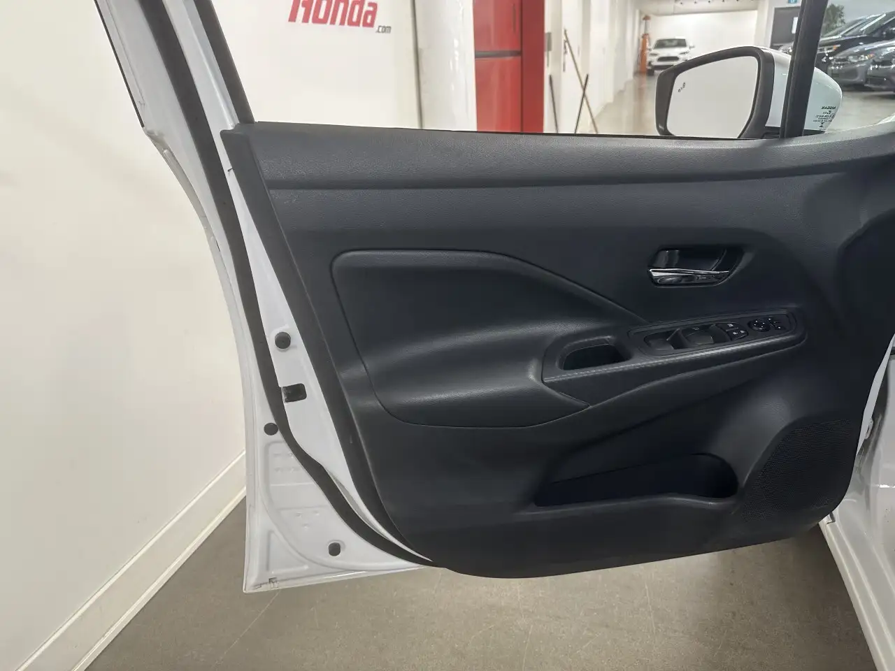 Nissan Versa снимка Nissan Versa