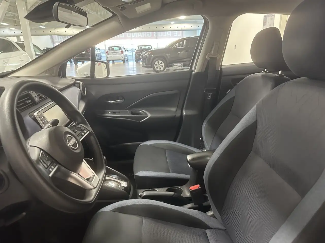 Nissan Versa снимка Nissan Versa
