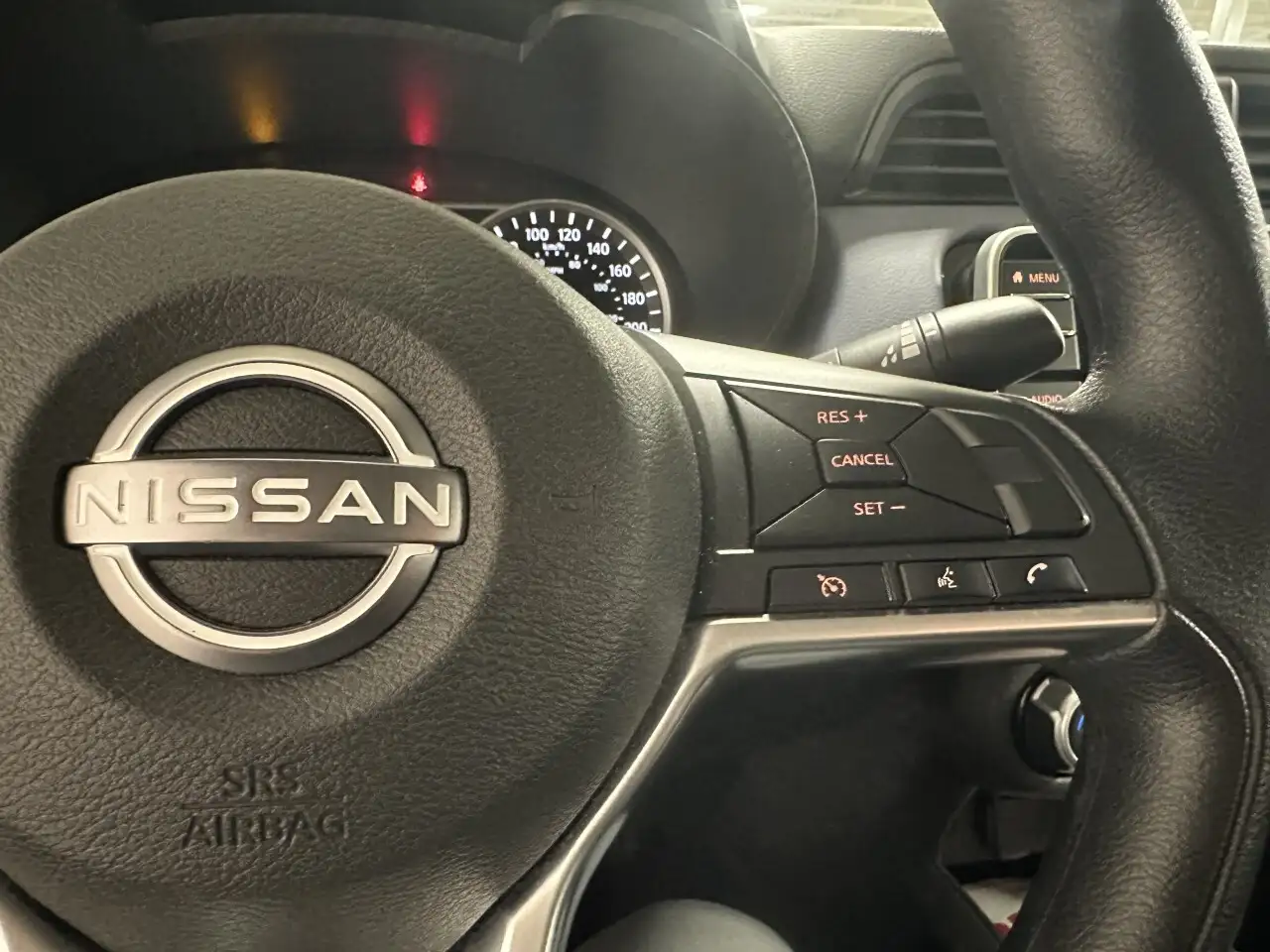 Nissan Versa снимка Nissan Versa