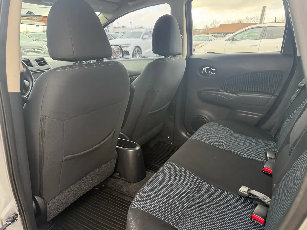 Nissan Note снимка Nissan Note