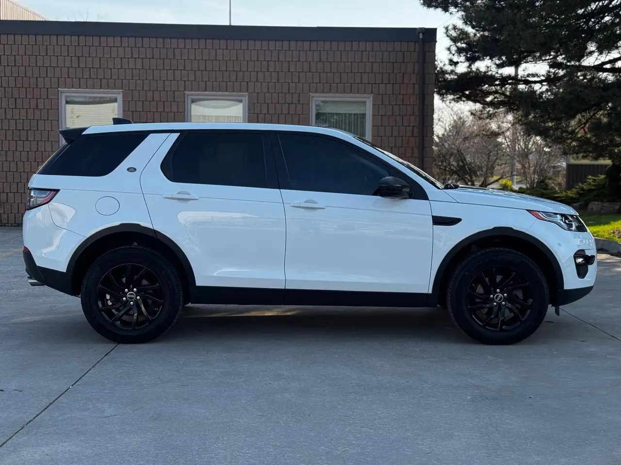 Land Rover Discovery Sport снимка Land Rover Discovery Sport