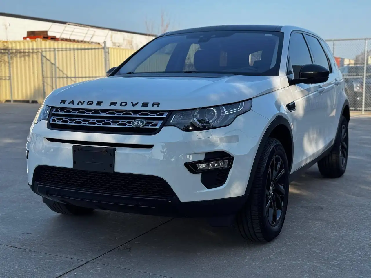 Land Rover Discovery Sport снимка Land Rover Discovery Sport