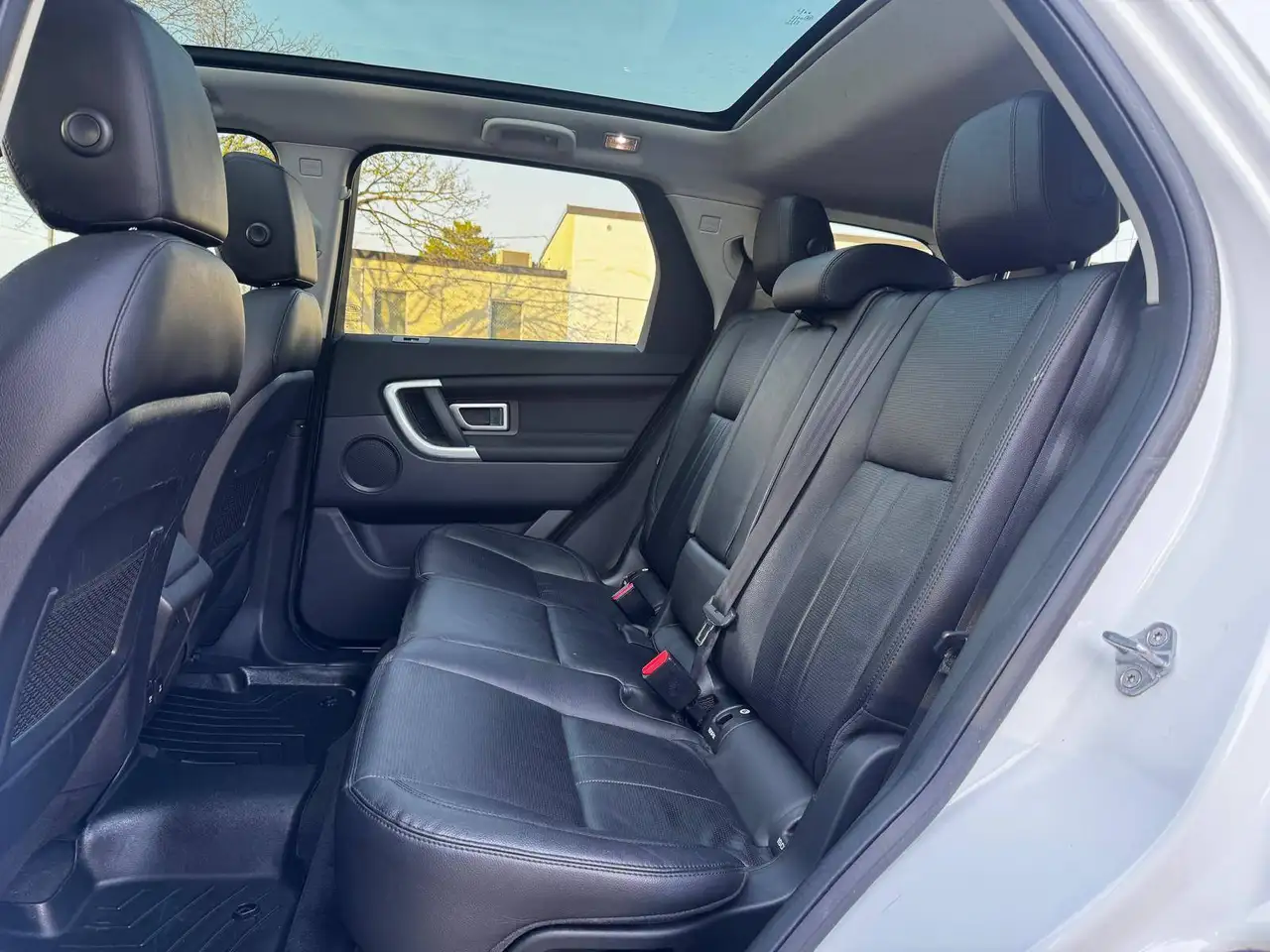 Land Rover Discovery Sport снимка Land Rover Discovery Sport
