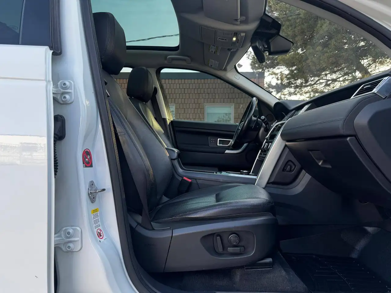 Land Rover Discovery Sport снимка Land Rover Discovery Sport
