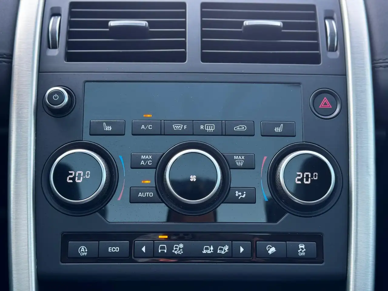 Land Rover Discovery Sport снимка Land Rover Discovery Sport