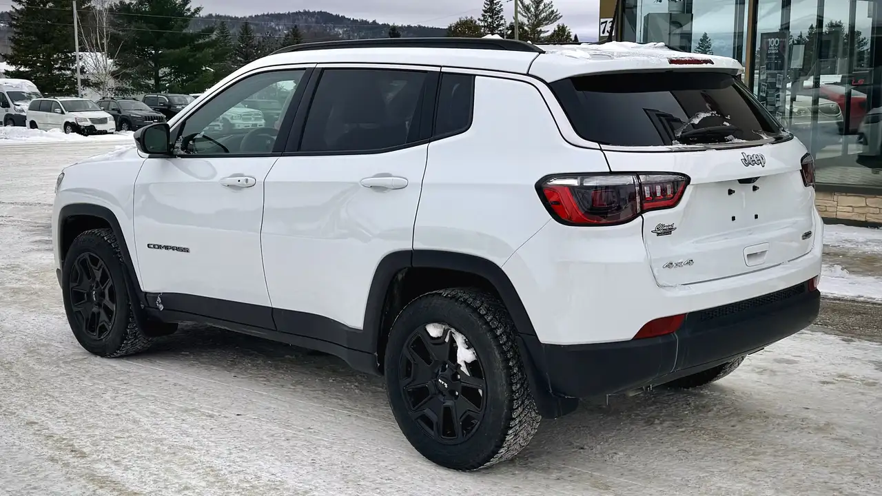 Jeep Compass photo Jeep Compass