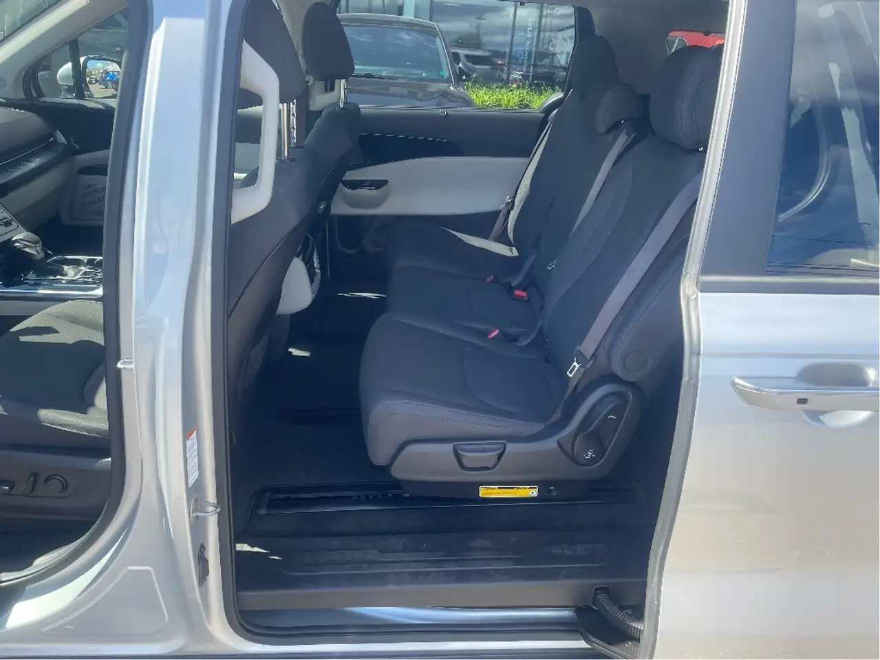 Kia Carnival снимка Kia Carnival