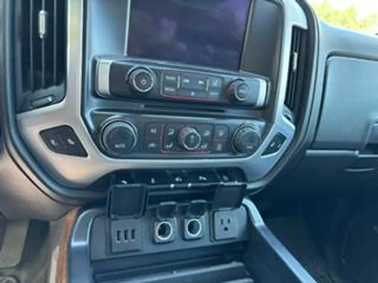 GMC Sierra 1500 снимка GMC Sierra 1500