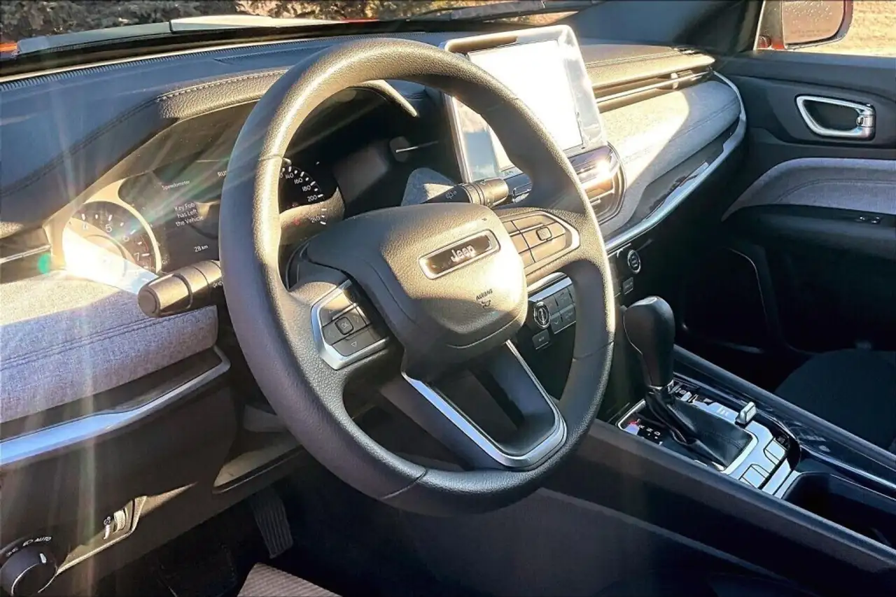 Jeep Compass photo Jeep Compass