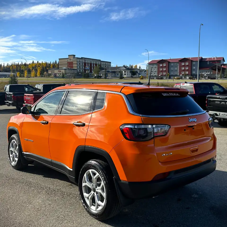 Jeep Compass photo Jeep Compass