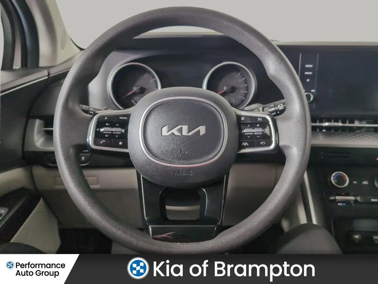 Kia Carnival снимка Kia Carnival